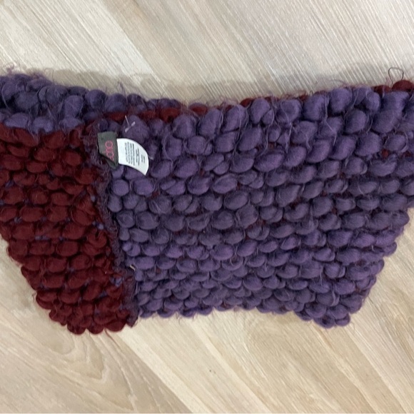 Infinity Scarf Large Knit Soft Purple and Maroon. - Picture 4 of 6